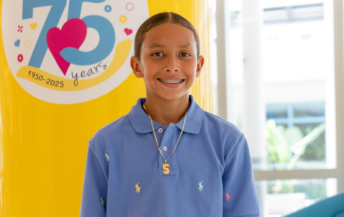 Jalen sonriendo